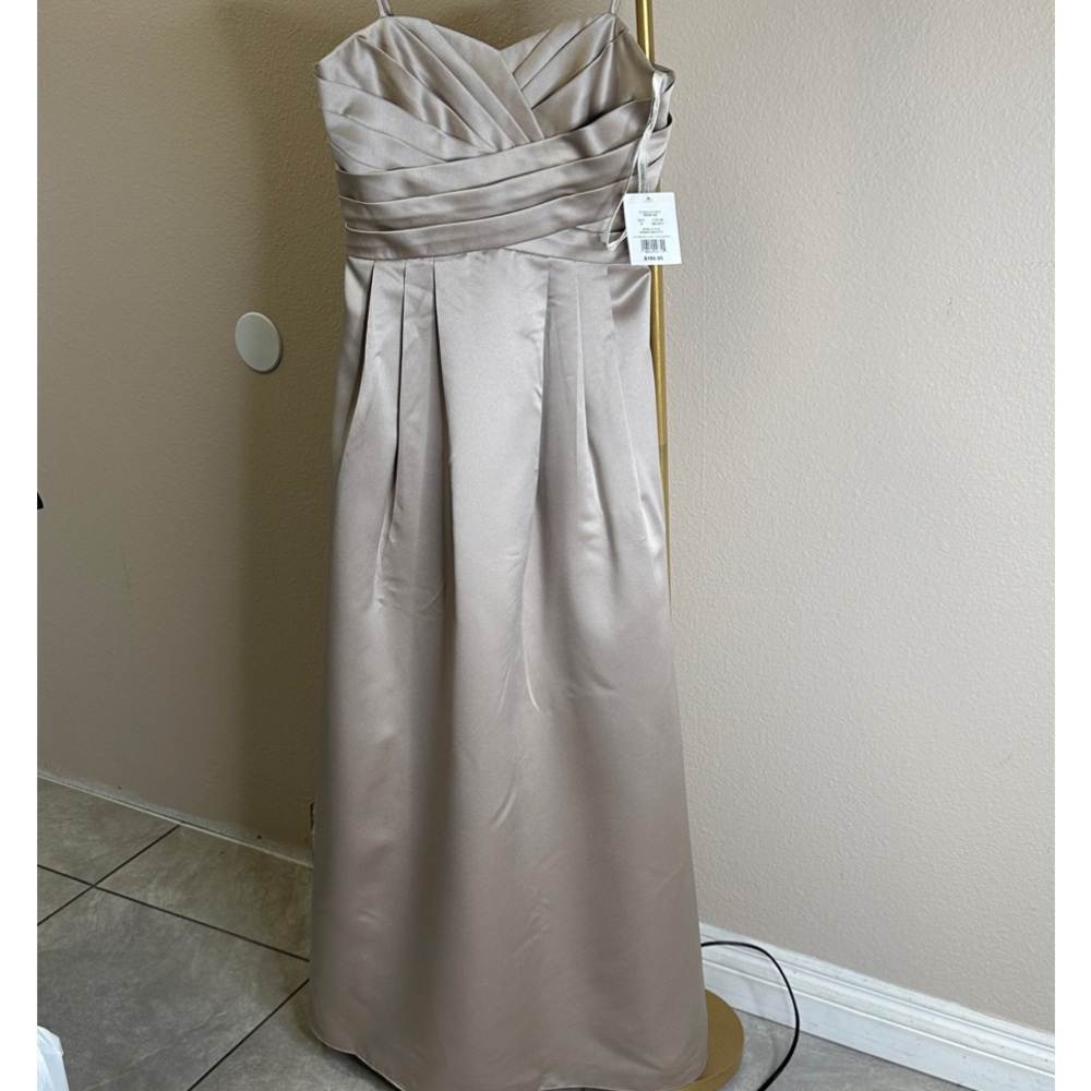 David's Bridal NWT Champagne Strapless Satin Dress in Cream